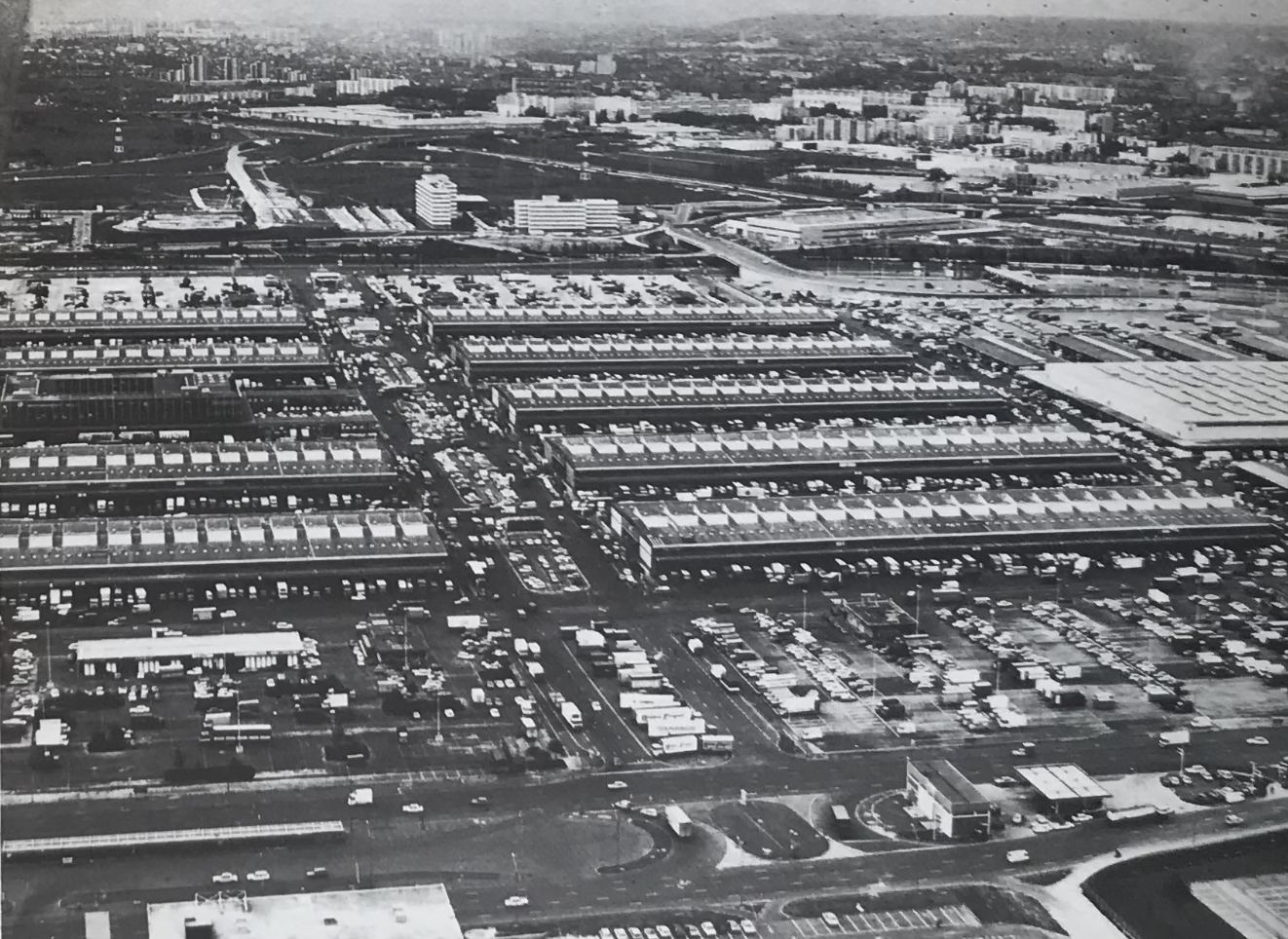 Télévision et ordinateur au marché alimentaire de Paris-Rungis (1953-1973)